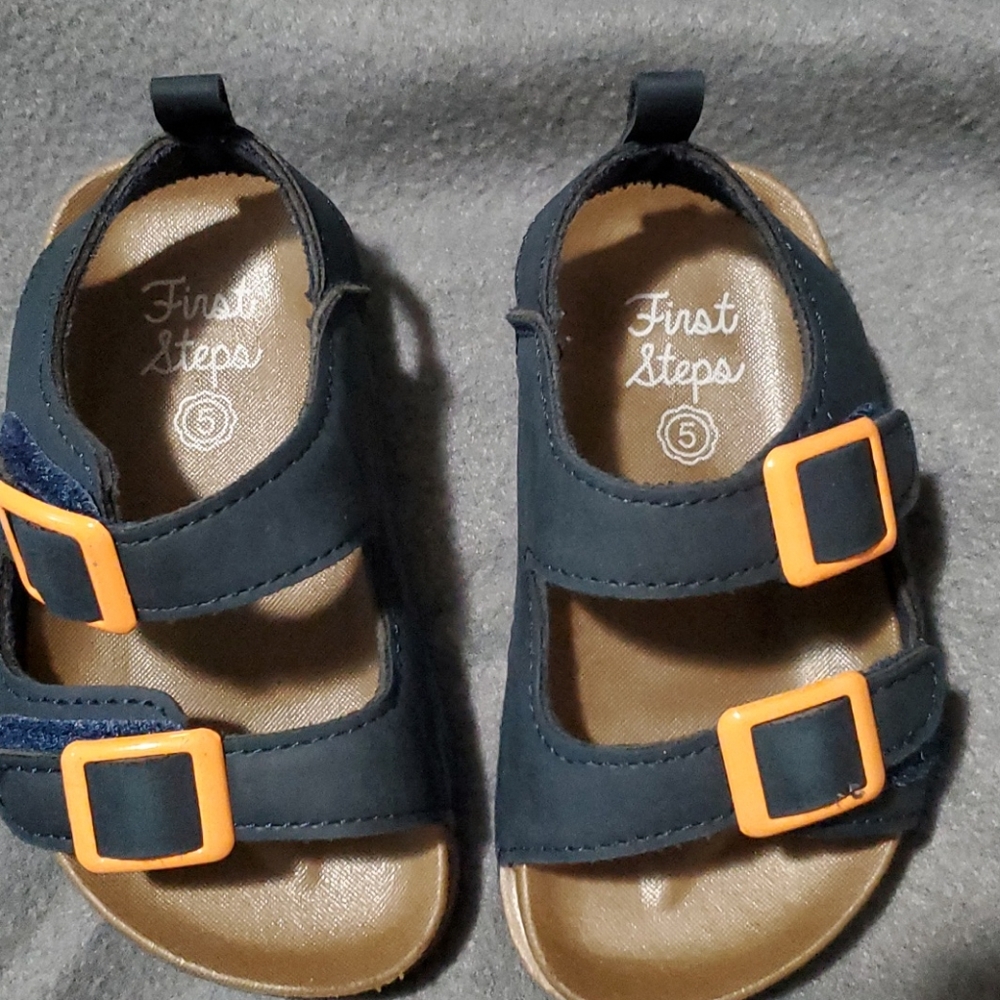 Size 5 birkenstock style toddler sandals